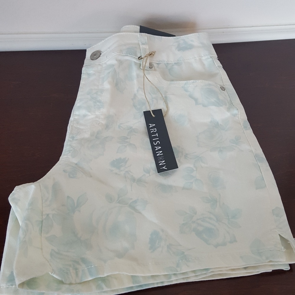 Artisan NY White Shorts with Light Green Roses
